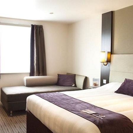 Premier Inn Milton Keynes South Екстер'єр фото
