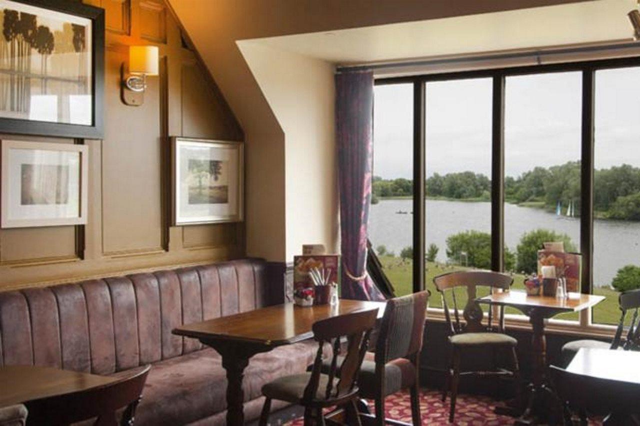 Premier Inn Milton Keynes South Екстер'єр фото