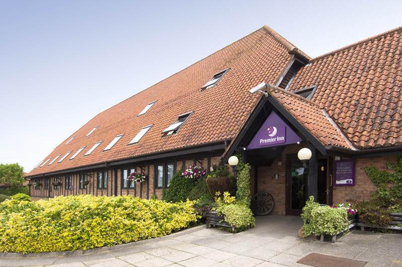 Premier Inn Milton Keynes South Екстер'єр фото