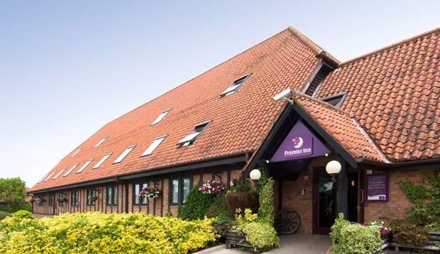 Premier Inn Milton Keynes South Екстер'єр фото